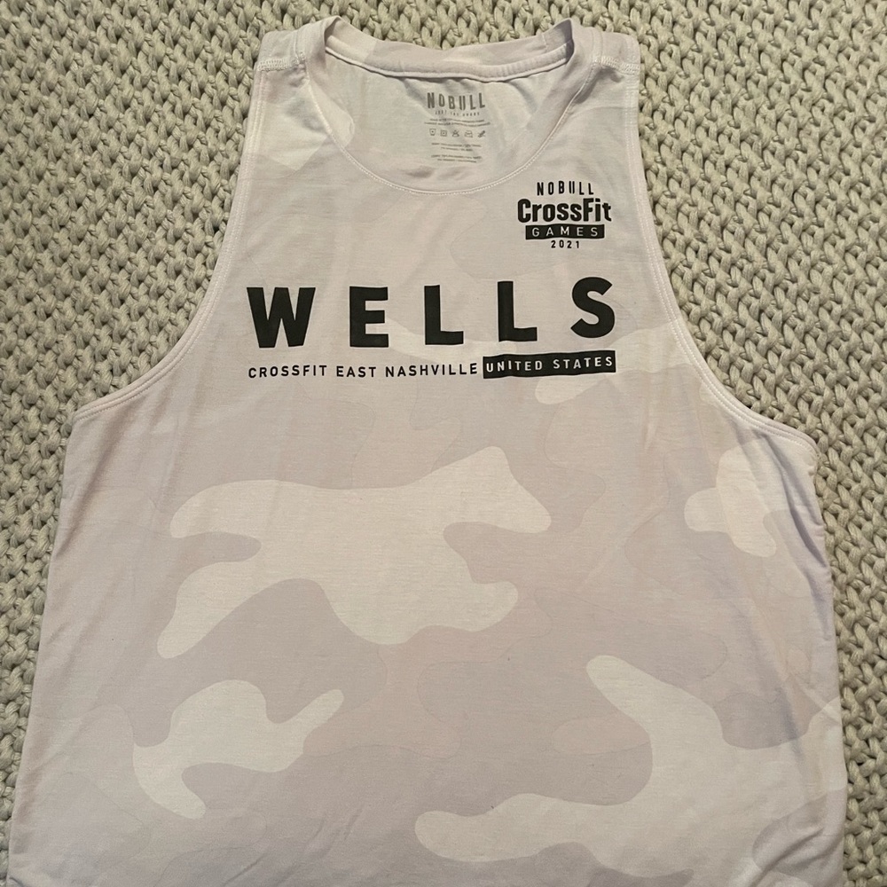 Women’s NOBULL high neck Light Grey Camo Wells jersey, size MEDIUM.